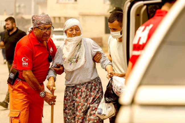Antalya'daki yangınlarda tüm imkanlar seferber edildi