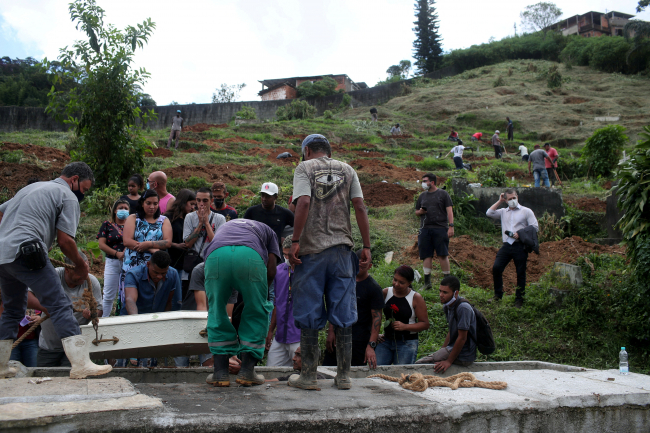 Brezilya'yı vuran sel felaketinde can kaybı 136'ya çıktı