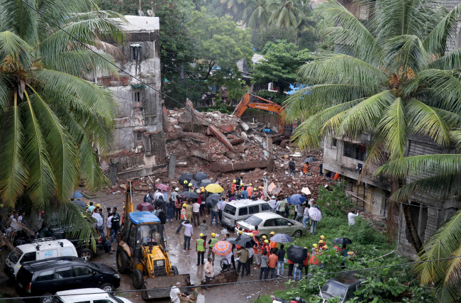 Hindistan’da bina çöktü: 3 ölü