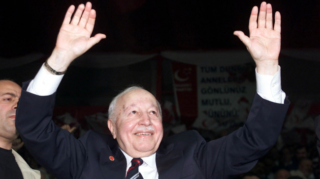 Necmettin Erbakan vefatının 11'inci yılında anılıyor
