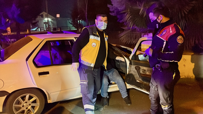 Polisten kaçan araç duvara çarptı: 4 yaralı