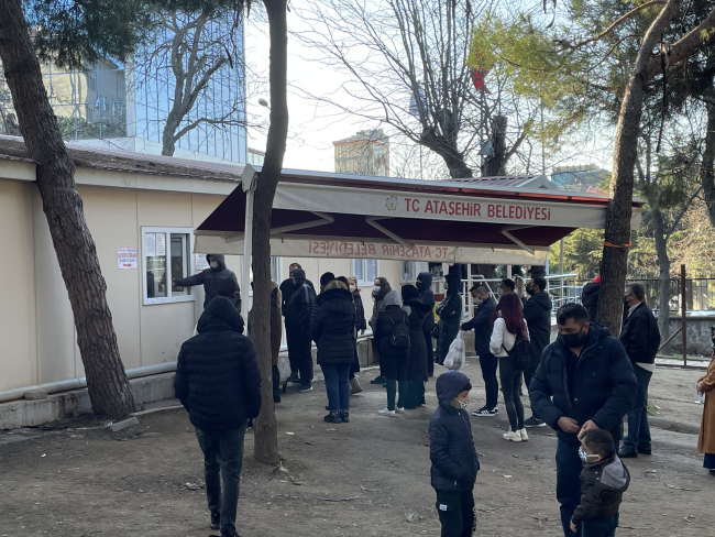 İstanbul'daki hastanelerde aşı ve test kuyruğu