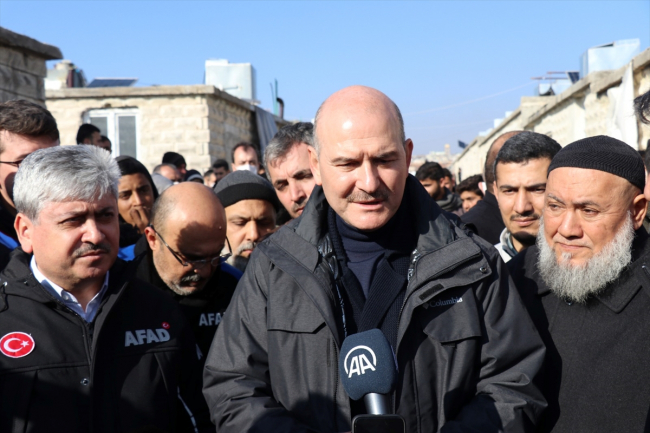 Bakan Soylu, İdlib'de yapımı süren briket evleri inceledi