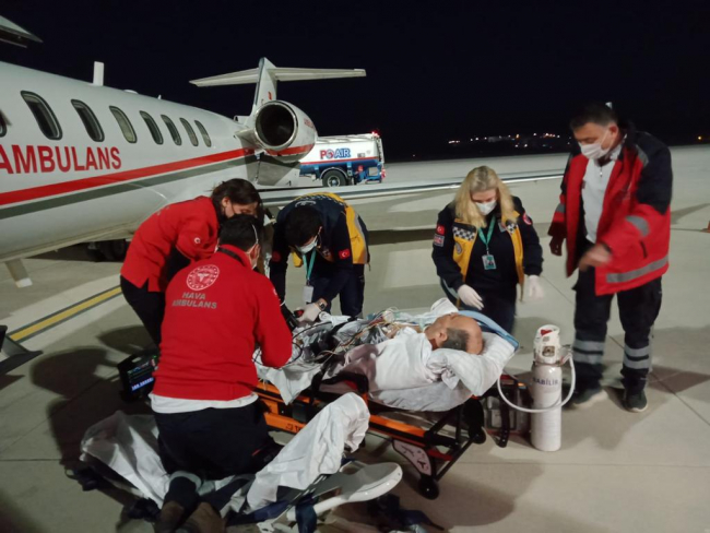 Ambulans uçak Almanya'daki İzmirli öğretmen için havalandı