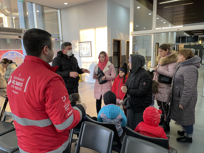 Ukrayna'dan tahliyeler sürüyor: 74 Kırım Tatar Türkü Türkiye'ye getirildi