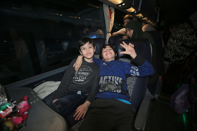 Ukrayna'dan tahliye edilen Kırım Tatar Türkleri Türkiye'ye getirildi