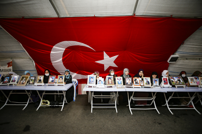 Diyarbakır annelerinden kadınlara 8 Mart'ta "evlat nöbetine destek" çağrısı
