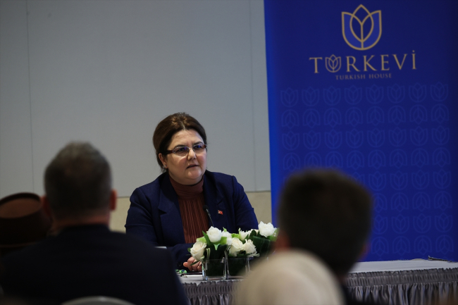 Bakan Yanık, New York'ta Türk toplumu temsilcileriyle görüştü