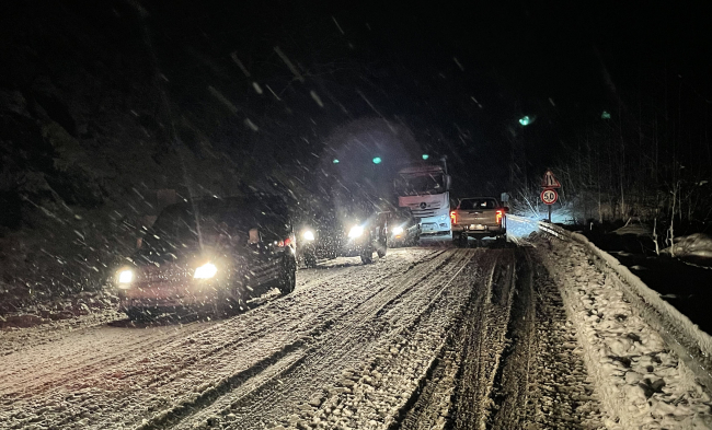 Artvin'de kar ulaşımı olumsuz etkiliyor