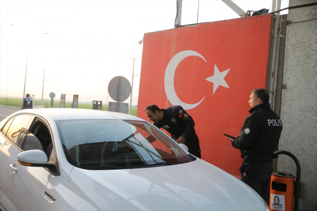 Mardin polisi, ilk iftarı görevi başında yaptı