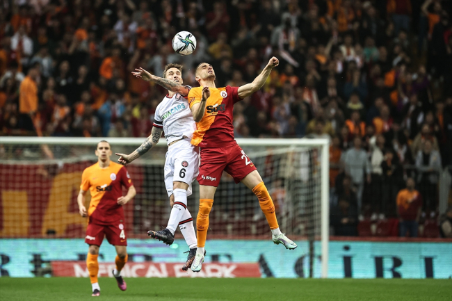 Galatasaray, Karagümrük'ü 2 golle geçti