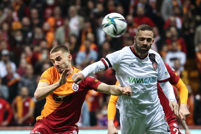 Galatasaray, Karagümrük'ü 2 golle geçti
