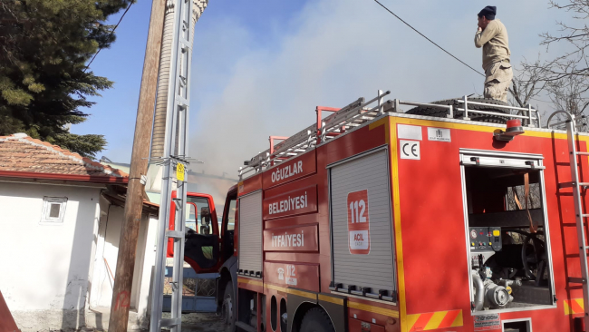 Çorum'da köy camisi yandı