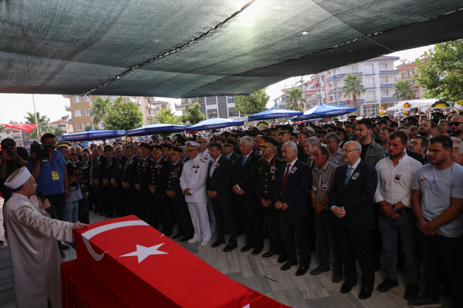 Şehit Uzman Çavuş Turgut İçen son yolculuğuna uğurlandı