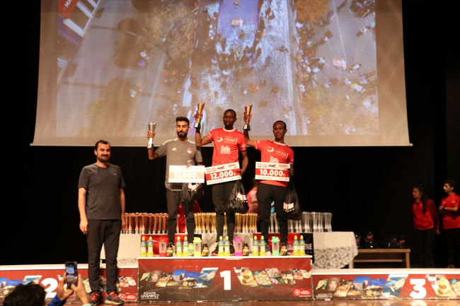 Gaziantep'te "4. Gazi Yarı Maratonu" koşuldu