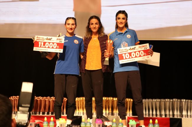 Gaziantep'te "4. Gazi Yarı Maratonu" koşuldu