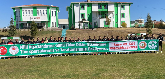 Kırşehir'de futbolcular ağaçlandırma çalışmalarına katılım çağrısı yaptı