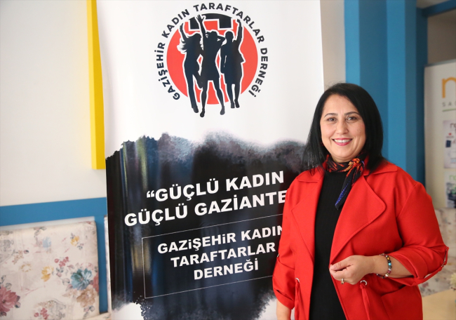 Fotoğraf: AA / Gazişehir Kadın Taraftarlar Derneği Başkanı Mezine Sırakaya