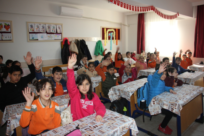 Depremden etkilenen 3 ilde öğrenciler dersbaşı yaptı