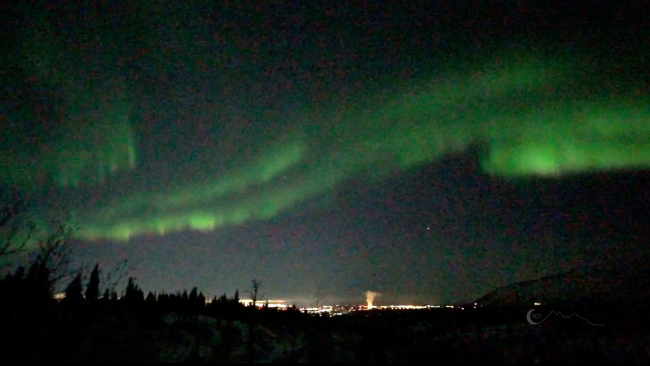 Kuzey ışıkları Alaska''da izleyenleri büyüledi