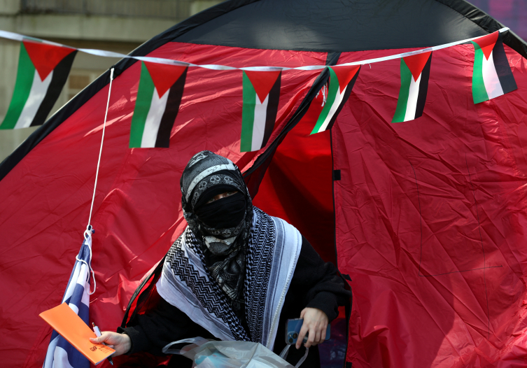 İngiltere'deki SOAS Üniversitesi de Filistin'e destek eylemlerine katıldı