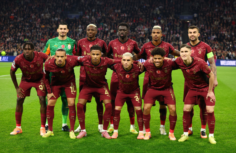 Galatasaray Ajax'ı Osimhen'in golleriyle devirdi