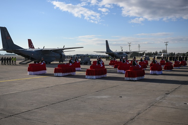 Şehitlerimize son görev