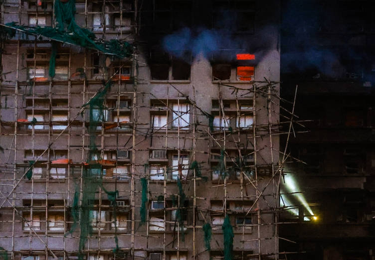 Hong Kong'da sitede çıkan yangında 55 kişi öldü, 279 kişiden haber alınamıyor