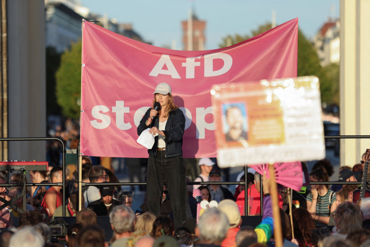 Almanya'da AfD'nin tarihi seçim zaferinin ardından kitlesel protestolar başladı