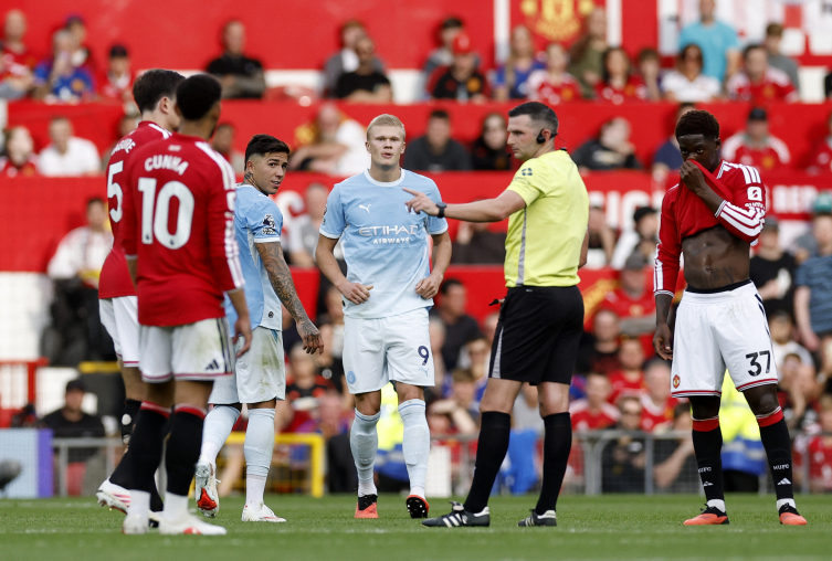 İngiltere Hakem Kurulu: Manchester derbisinde hakem hatası yapıldı