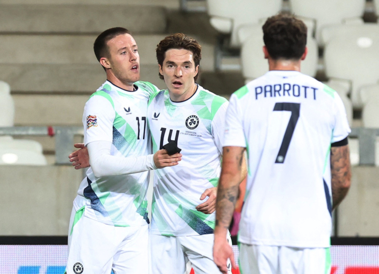 İrlandalı futbolcular katil İsrail'i protesto etti