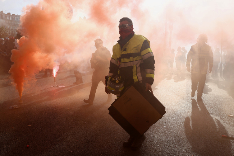 Fransa'da öğrenci protestoları şiddetlendi: 400'den fazla gözaltı