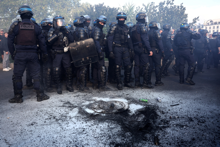Fransa'da öğrenci protestoları şiddetlendi: 400'den fazla gözaltı