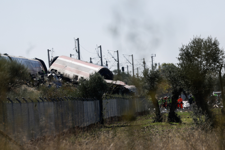 İspanya'da hızlı trenler çarpıştı: En az 68 ölü