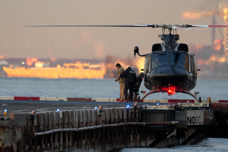 Maduro ve eşi mahkemeye götürüldü