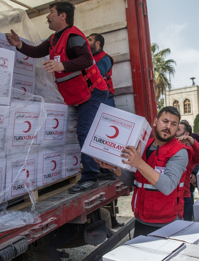 Terörden arındırılan bölgelere insani yardım sürüyor