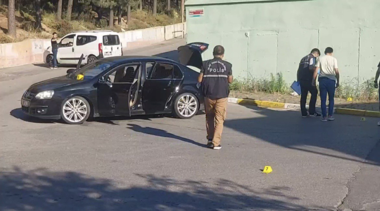 Sultanbeyli'de silahlı saldırı: 2 yaralı