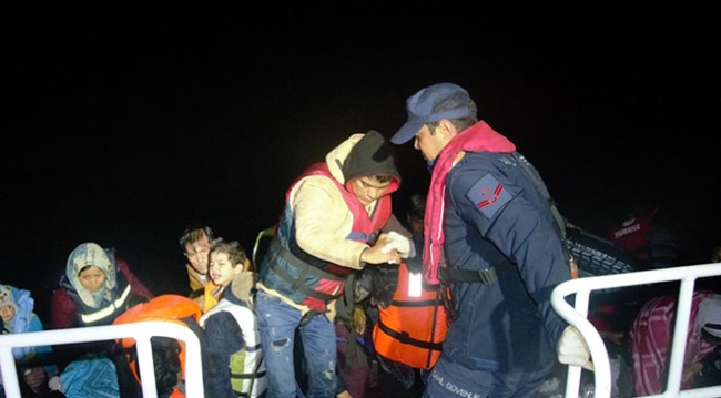 İzmir'de 93 düzensiz göçmen yakalandı