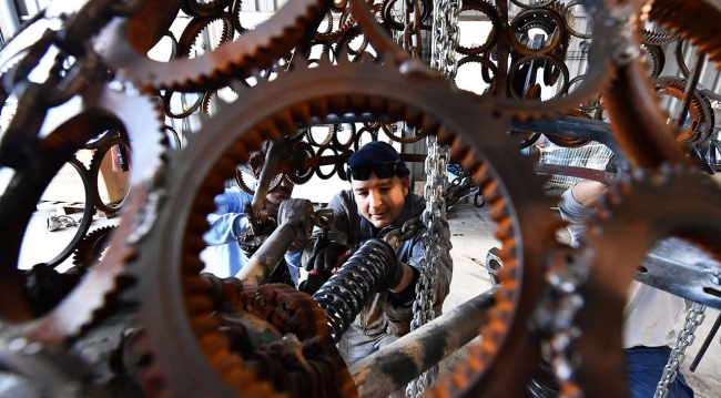 Hurda metaller sanat eserine dönüştürülüyor