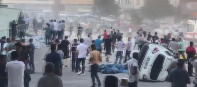 Mardin'de freni patlayan tır kalabalığa daldı: Ölü ve yaralılar var
