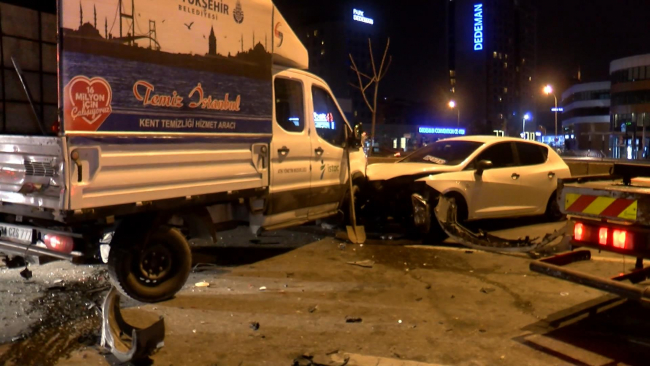 Kadıköy'de zincirleme trafik kazası: 1 ölü, 1 yaralı