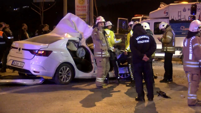 Kadıköy'de zincirleme trafik kazası: 1 ölü, 1 yaralı