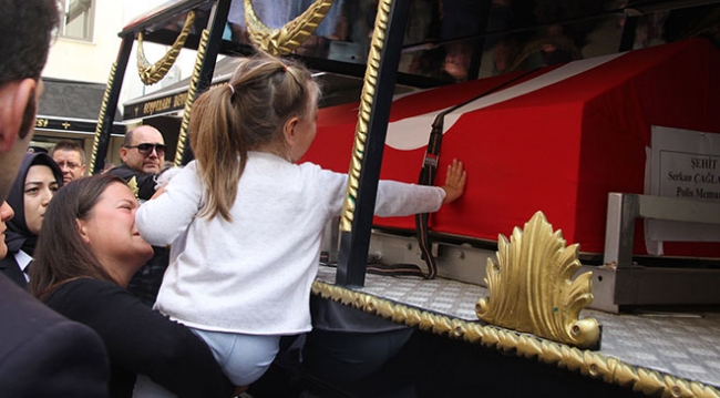 Şehit polis memurunun cenazesi Ankara'da toprağa verildi