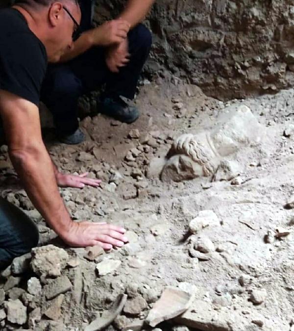 Muğla'da 2 bin yıllık mermer heykel başları bulundu