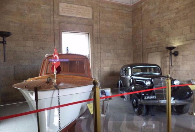 Atatürk'ün otomobilinin 5 yıl süren restorasyon çalışması tamamlandı