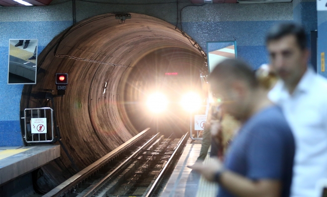 Milyonlarca yolcunun tercihi "Ankara Metrosu" 21 yaşında