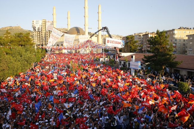 Cumhurbaşkanı Erdoğan: Nerede terör var biz orada tepelerine bineceğiz