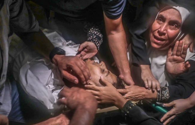 İsrail Gazze sınırında 183 Filistinliyi şehit etti