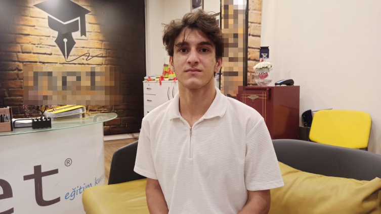 YKS'ye çadırda hazırlanan depremzede, Türkiye 18'incisi oldu