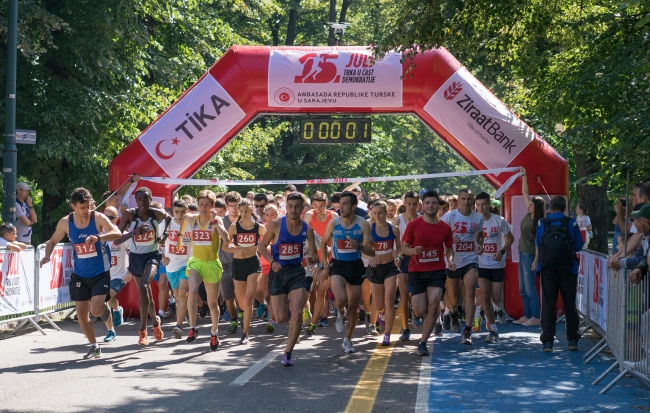 Türkiye'den kilometrelerce uzakta şehitler unutulmadı